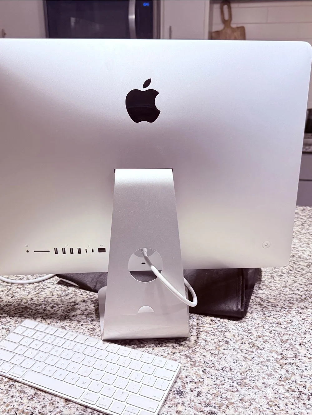 Apple iMac 21.5